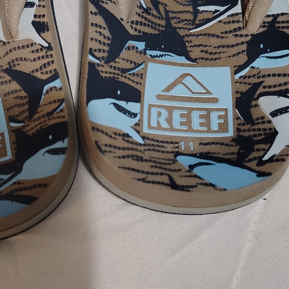 2/$10 Reef | Kids' Blue Shark Flip Flops - Picture 2 of 6